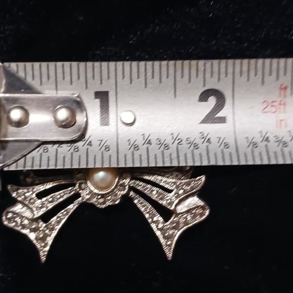 Vintage Marcasite and Pearl Bow Brooch Pin - Picture 3 of 5